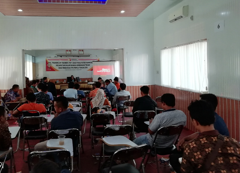  Bawaslu Kuansing Laksanakan Bimtek TOT Bagi Fasilitator Panwaslu Kecamatan